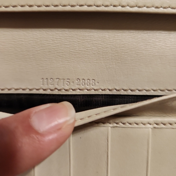 Gucci Leather 2-Sided Wallet - Picture 9 of 10